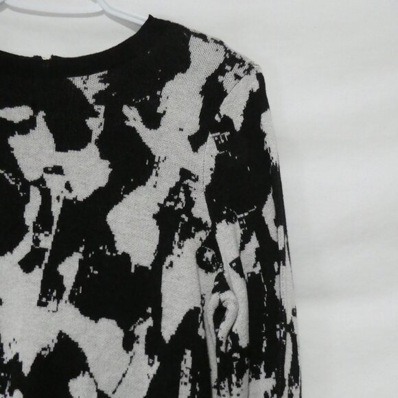 H&M | medium | Black and White Full Zip-Up Back Lightweight Sweater - Picture 4 of 14